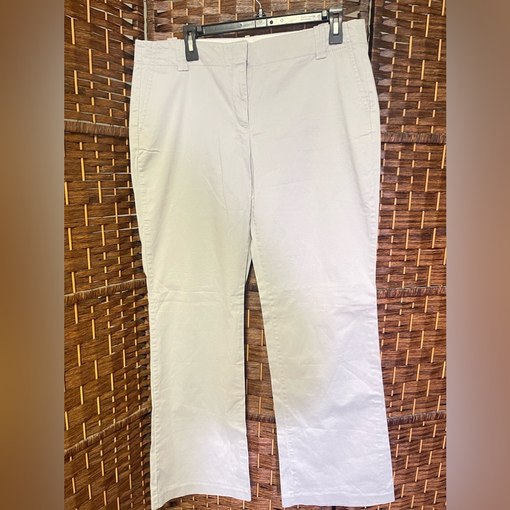 Loft dressy ann taylor pants. Never worn, bought didnt fit right size 12